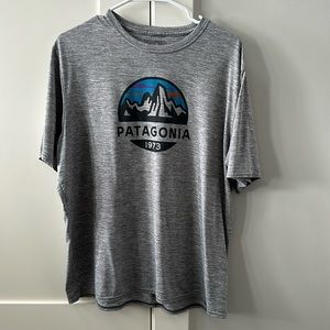 Patagonia Men’s Large shirt